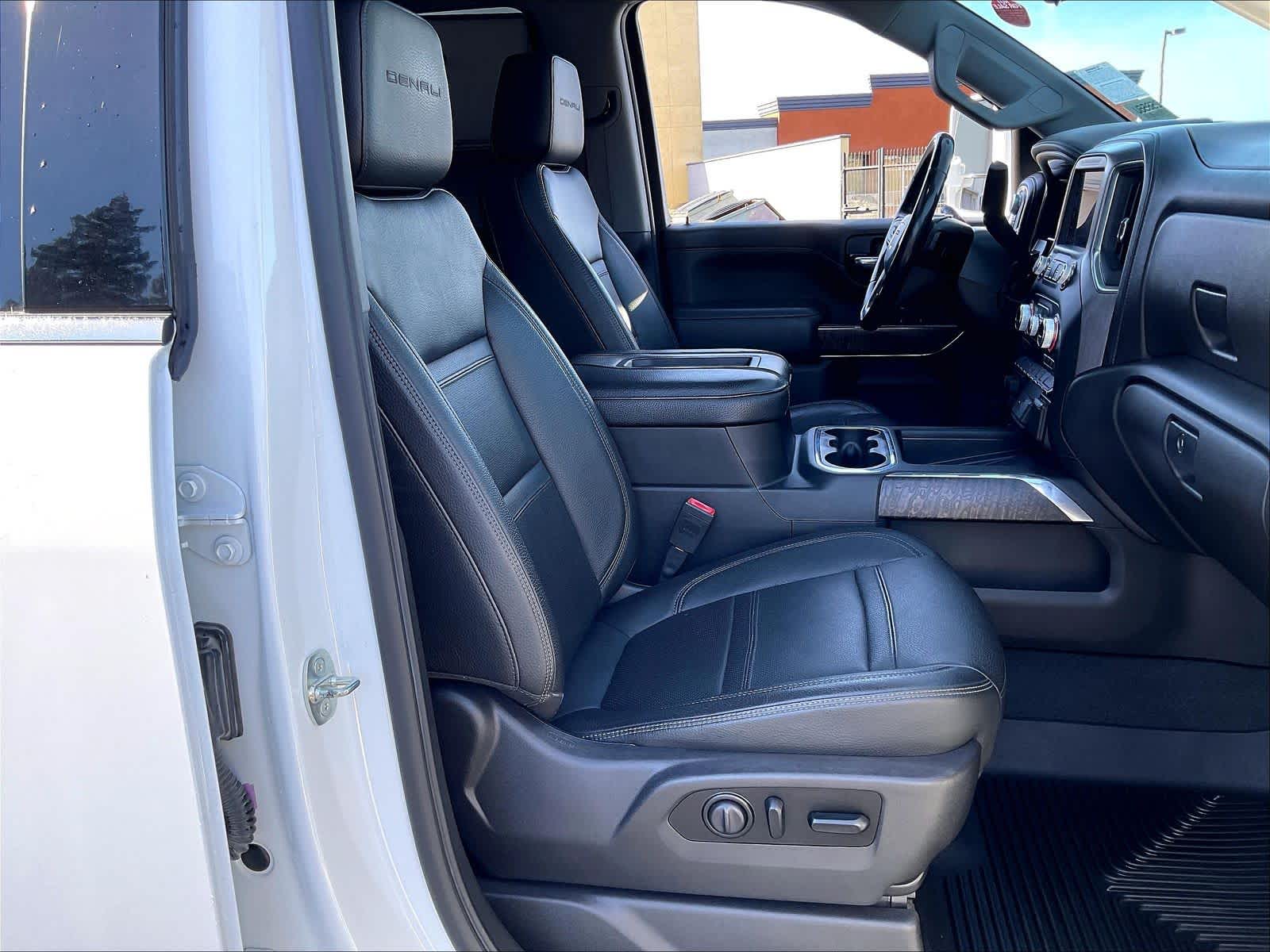 2020 GMC Sierra 2500HD Denali 4WD Crew Cab 159 photo 3