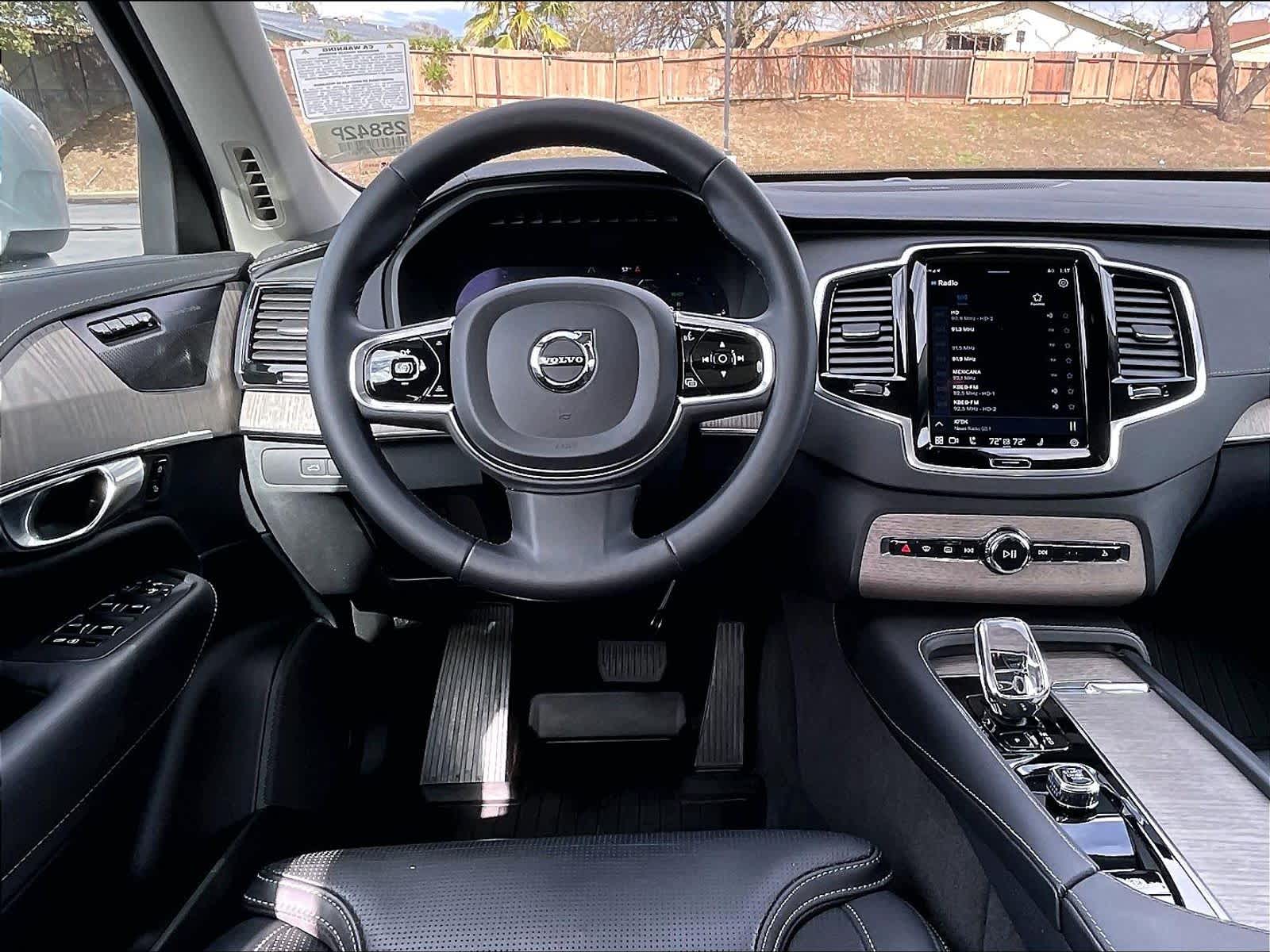 2023 Volvo XC90 Recharge Plug-In Hybrid Ultimate Bright Theme photo 5