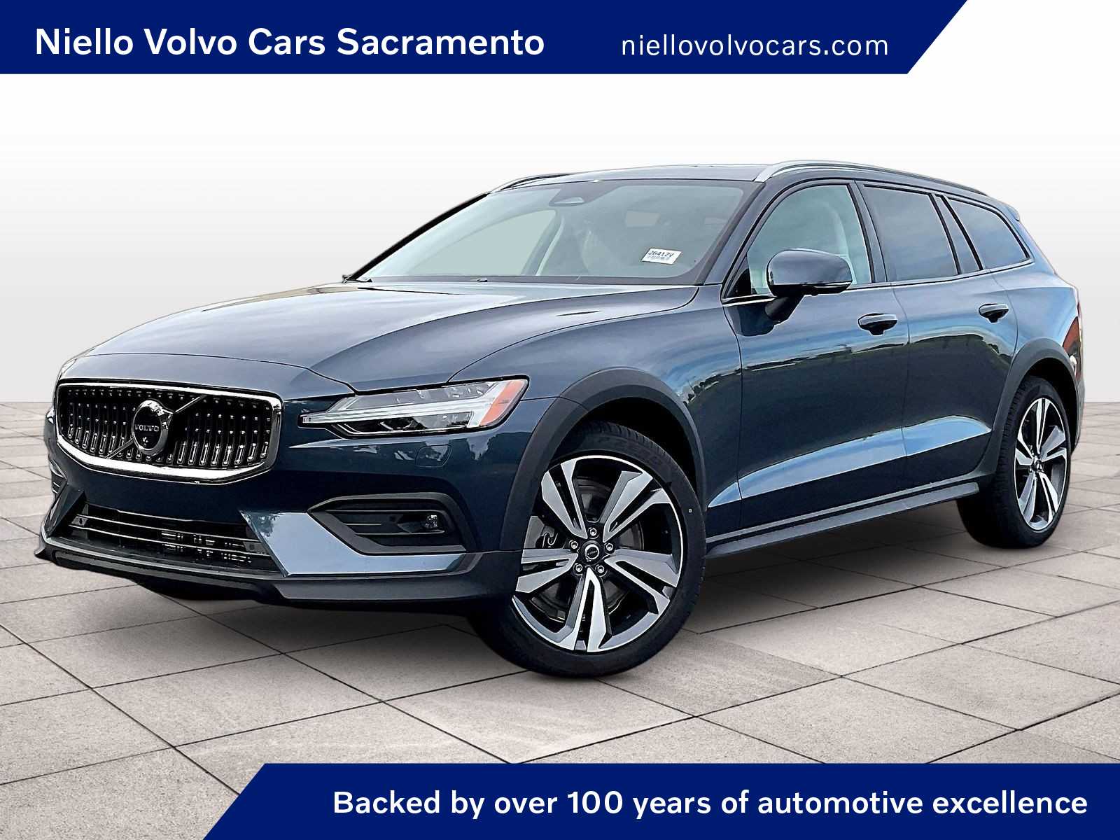 2026 Volvo V60 Cross Country B5 Plus AWD's photo