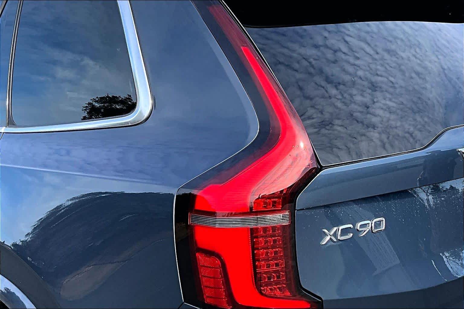 2025 Volvo XC90 Core - Photo 31
