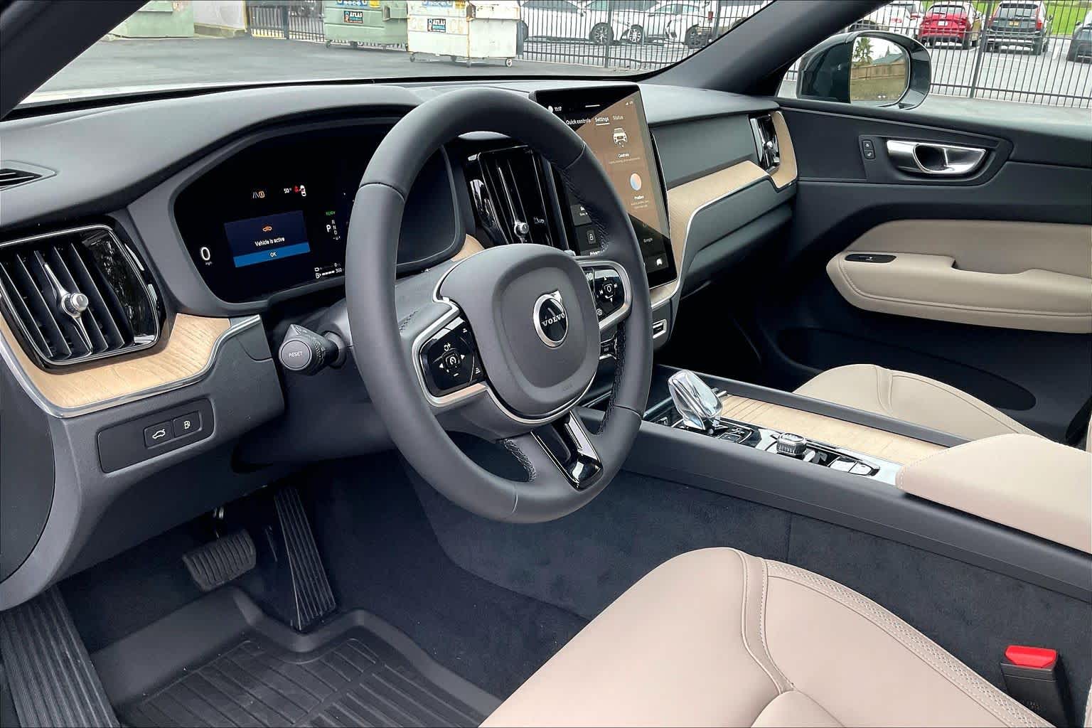 2026 Volvo XC60 plug-in hybrid T8 Plus photo 3