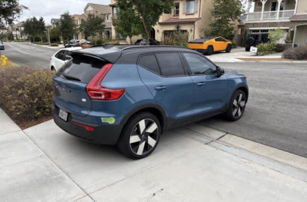 Used 2023 Volvo XC40 Recharge Pure Electric Ultimate Twin eAWD