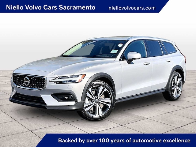 2025 Volvo V60 Cross Country Plus B5 AWD