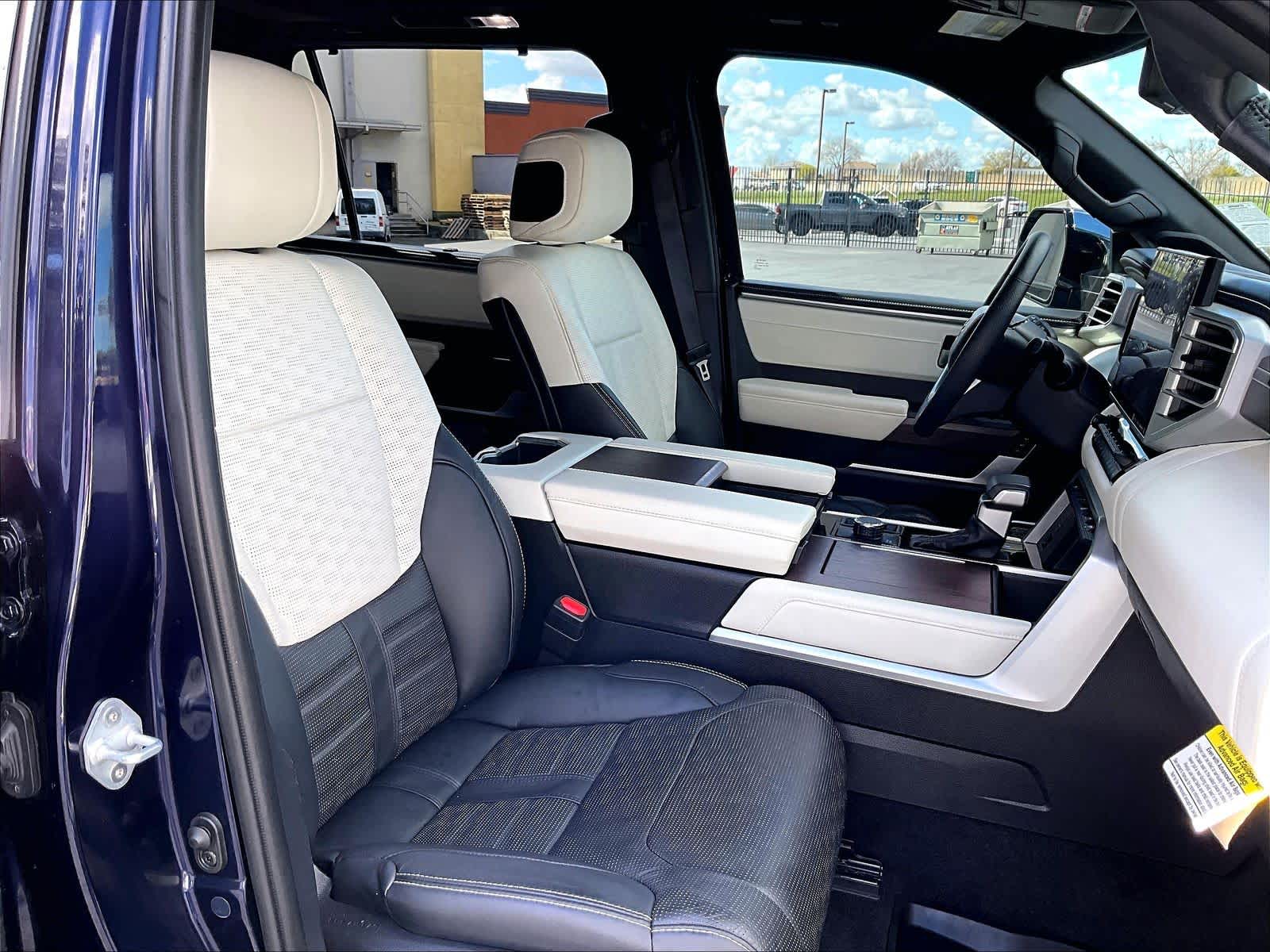 2023 Toyota Sequoia Capstone photo 3