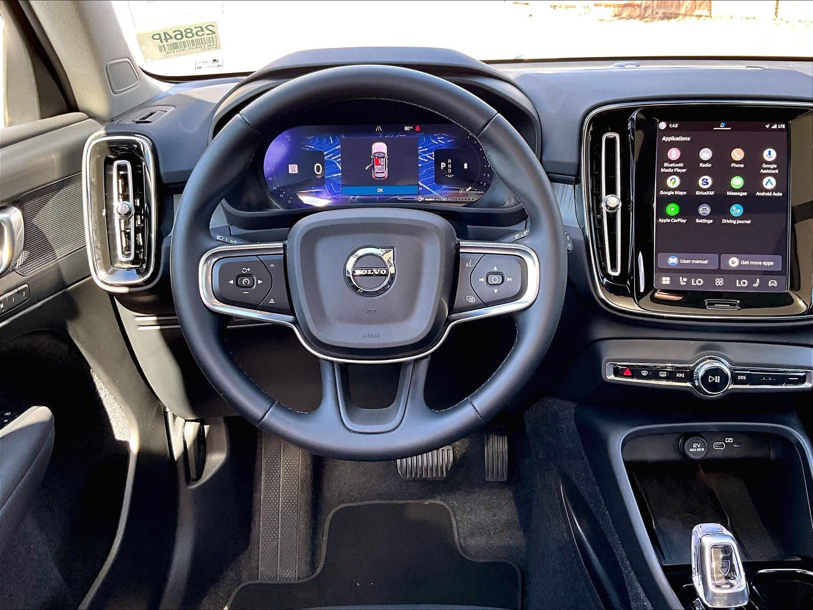 2025 Volvo XC40 Plus Bright Theme photo 5