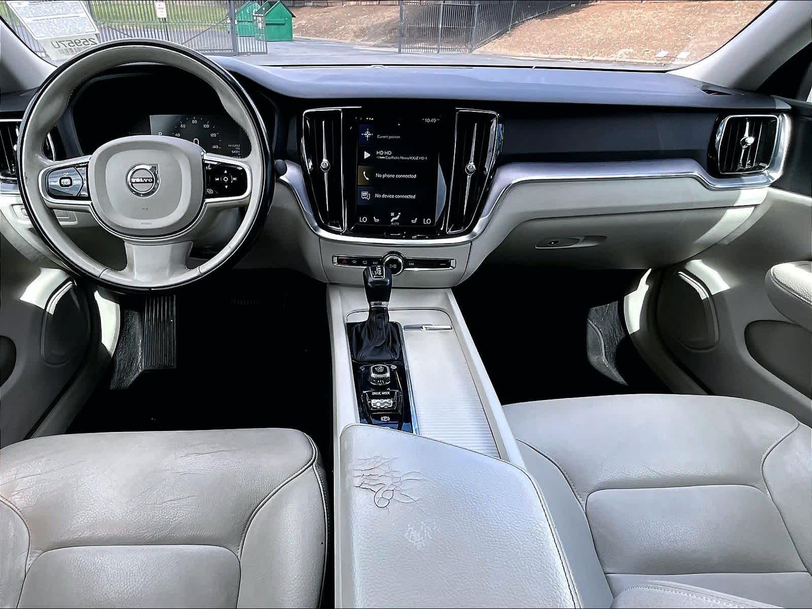 2019 Volvo S60 Momentum photo 3