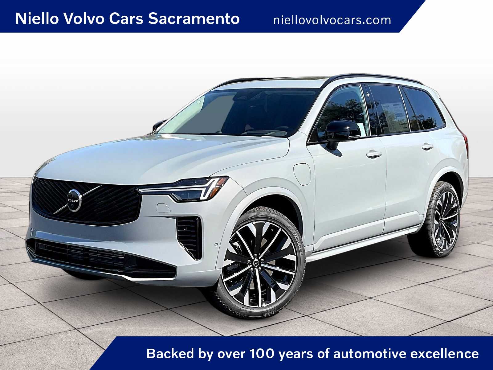 2026 Volvo XC90 T8 Recharge Ultra Dark 4WD's photo