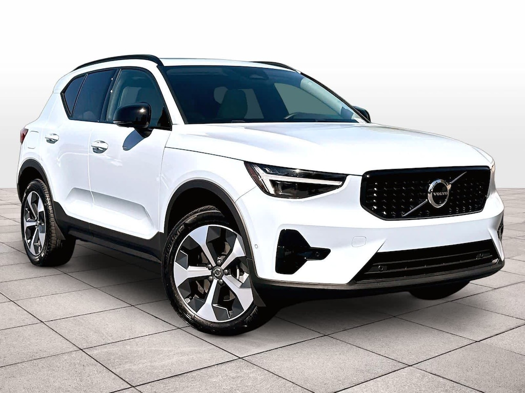 Certified 2026 Volvo XC40 Plus B5 AWD