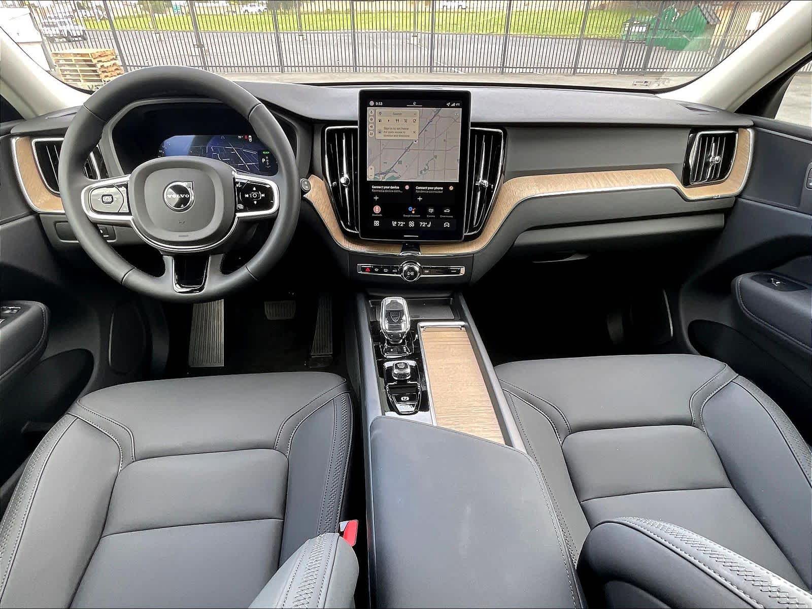 2026 Volvo XC60 plug-in hybrid T8 Plus photo 6