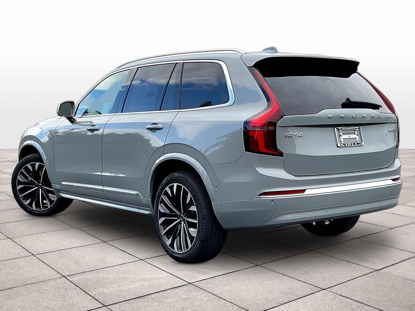 2026 Volvo XC90 B5 Plus 7-Seater photo 2