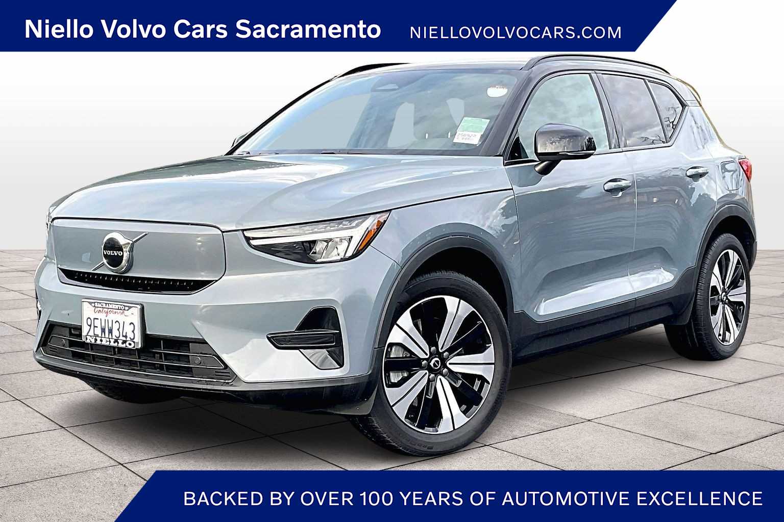 2023 Volvo XC40 Core's photo