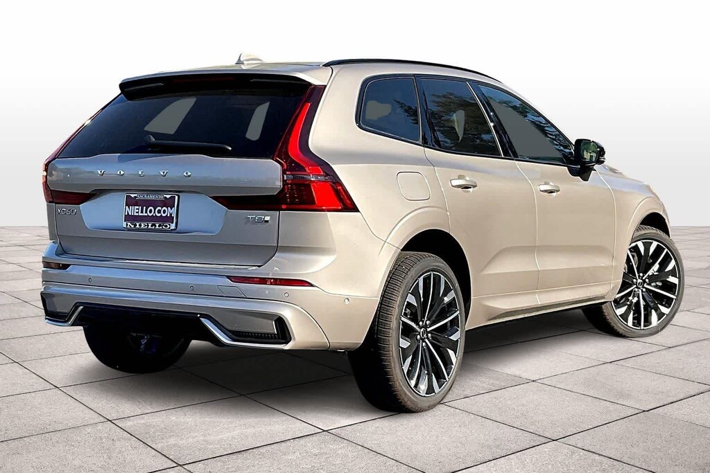 New 2026 Volvo XC60 plug-in hybrid T8 Ultra SUV