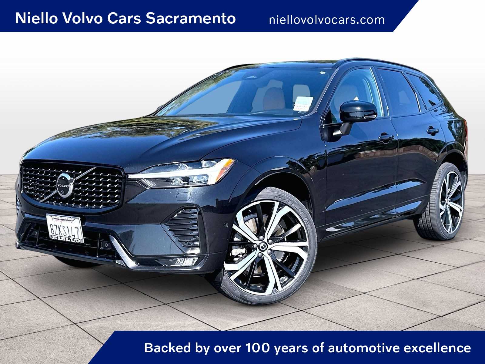 2023 Volvo XC60 B6 Ultimate Dark Theme AWD's photo