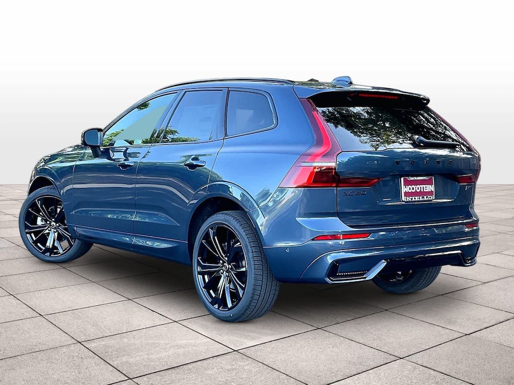 New 2026 Volvo XC60 B5 Ultra Black Edition SUV