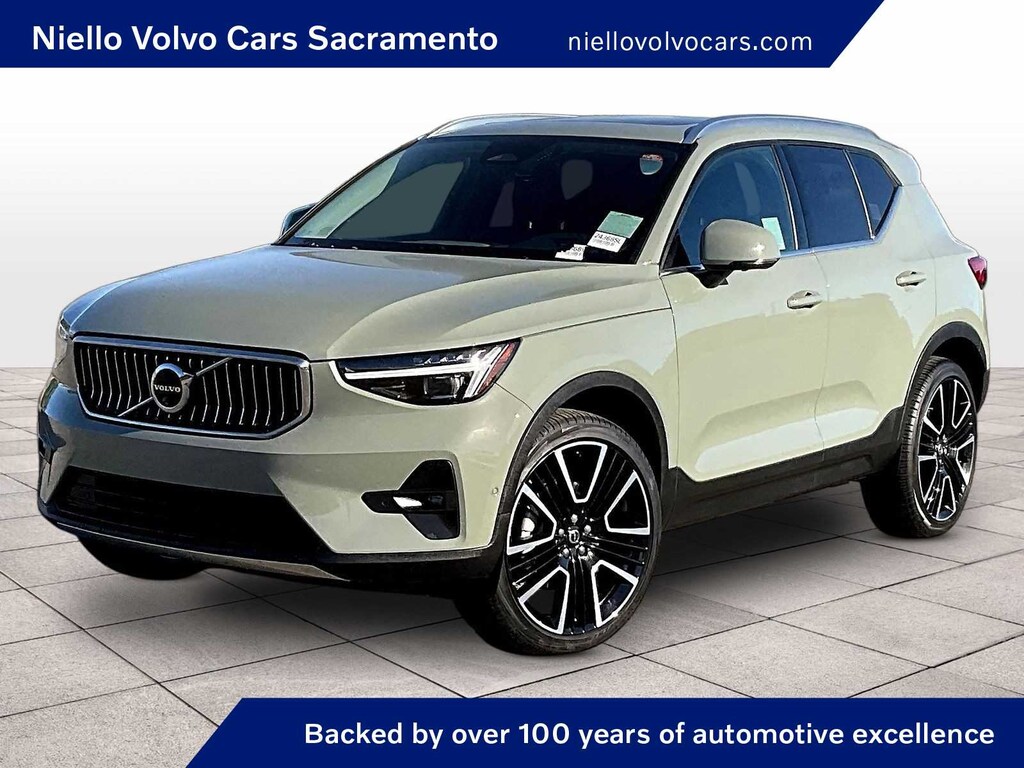 Used 2024 Volvo XC40 Ultimate Bright Theme B5 AWD