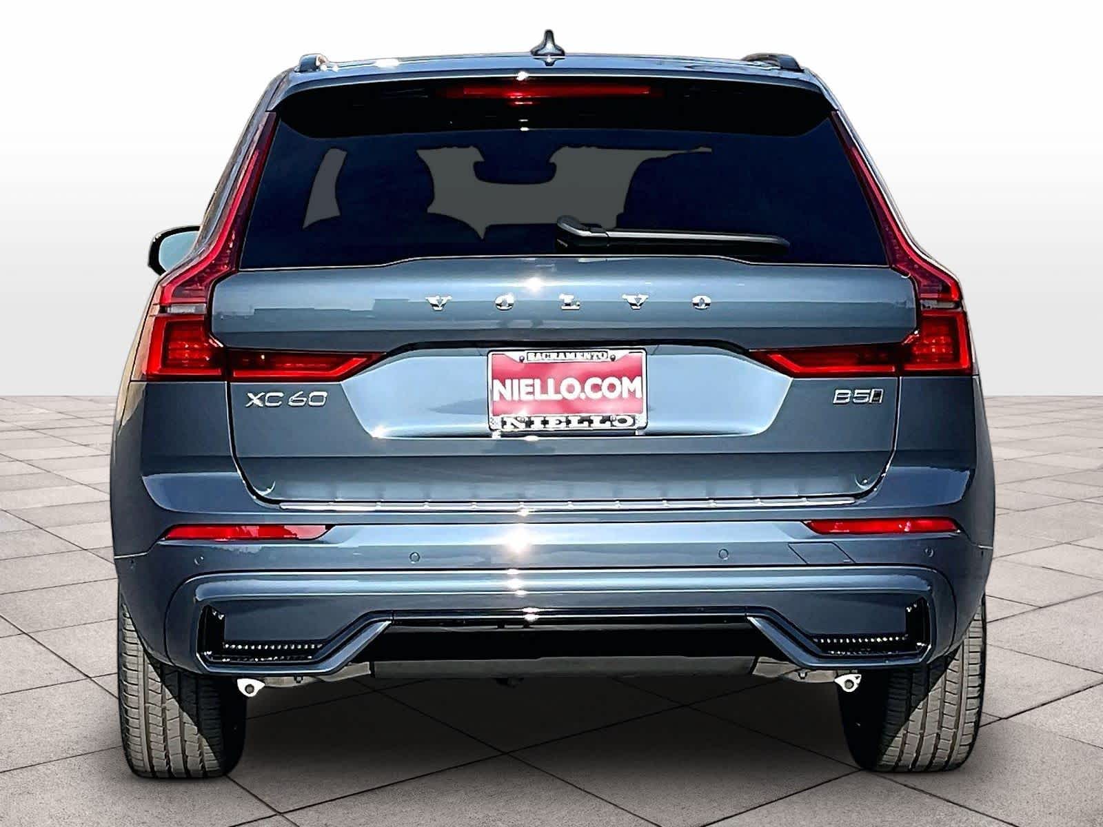 2026 Volvo XC60 B5 Plus photo 5