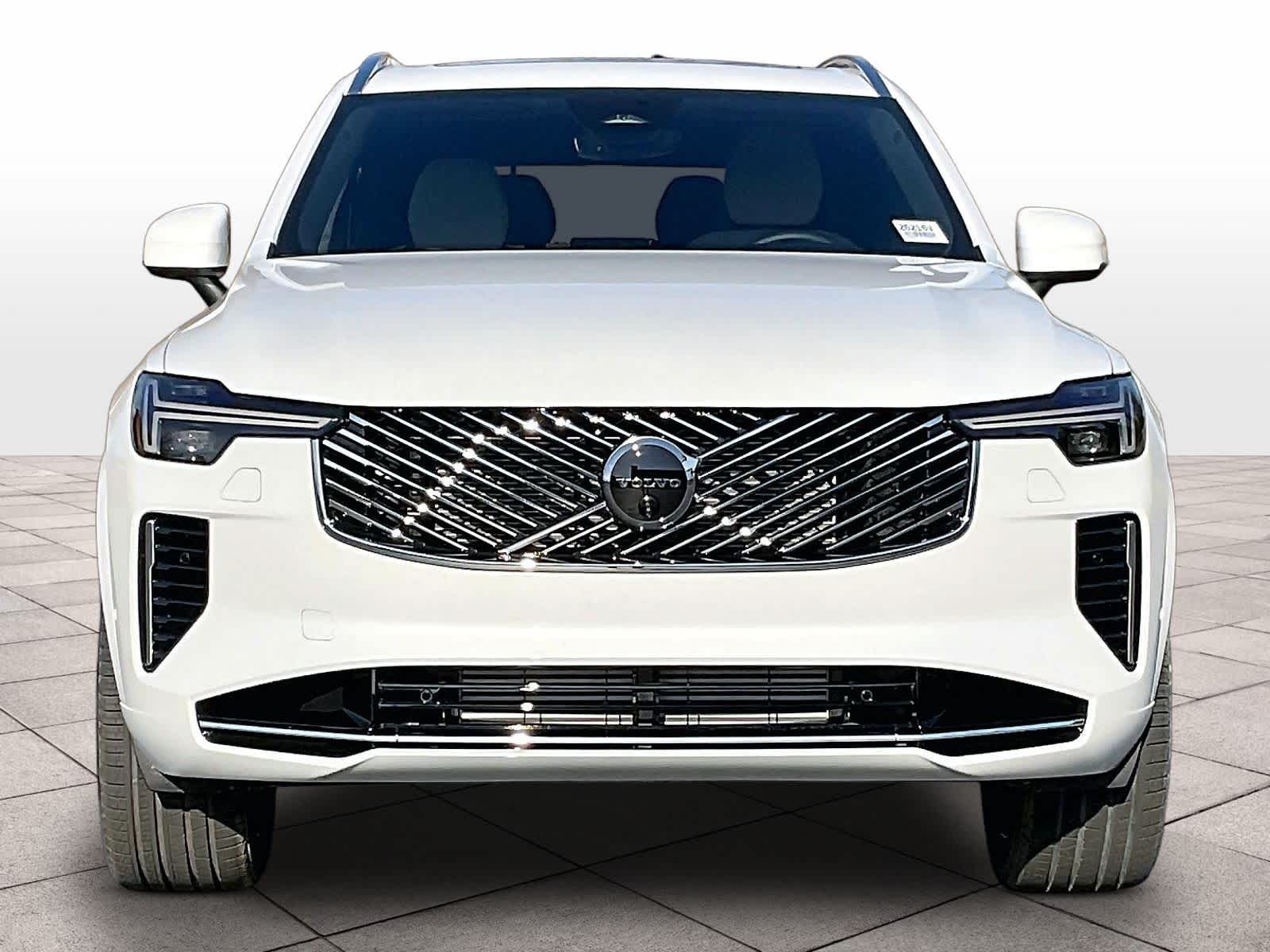 2026 Volvo XC90 plug-in hybrid T8 Plus 7-Seater photo 4