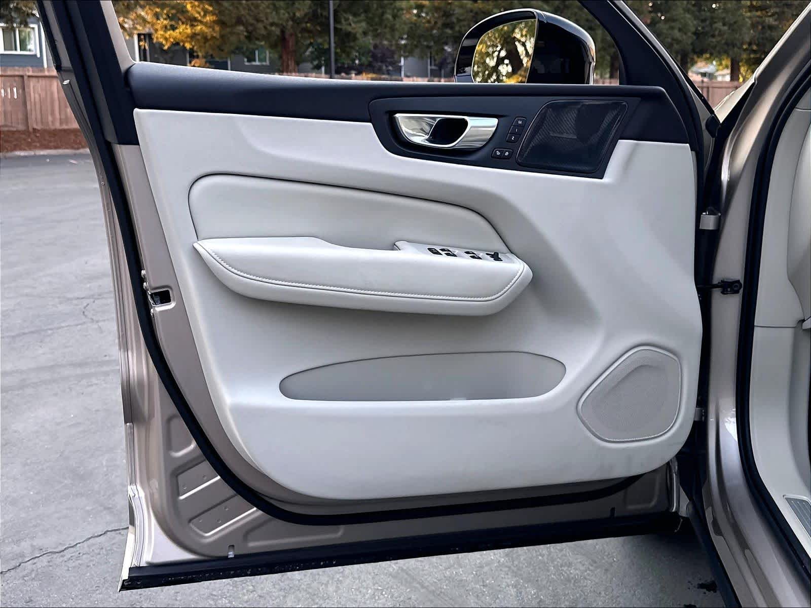 2026 Volvo XC60 Ultra - Photo 23