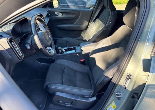 2023 Volvo C40 Recharge Pure Electric Plus photo 3