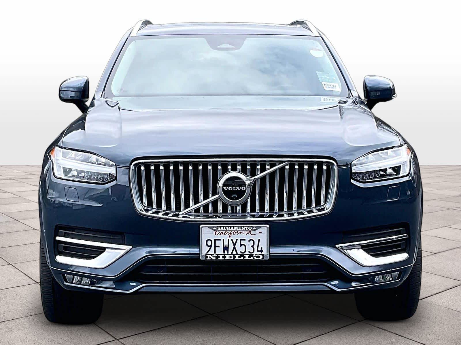 2023 Volvo XC90 Plus photo 2