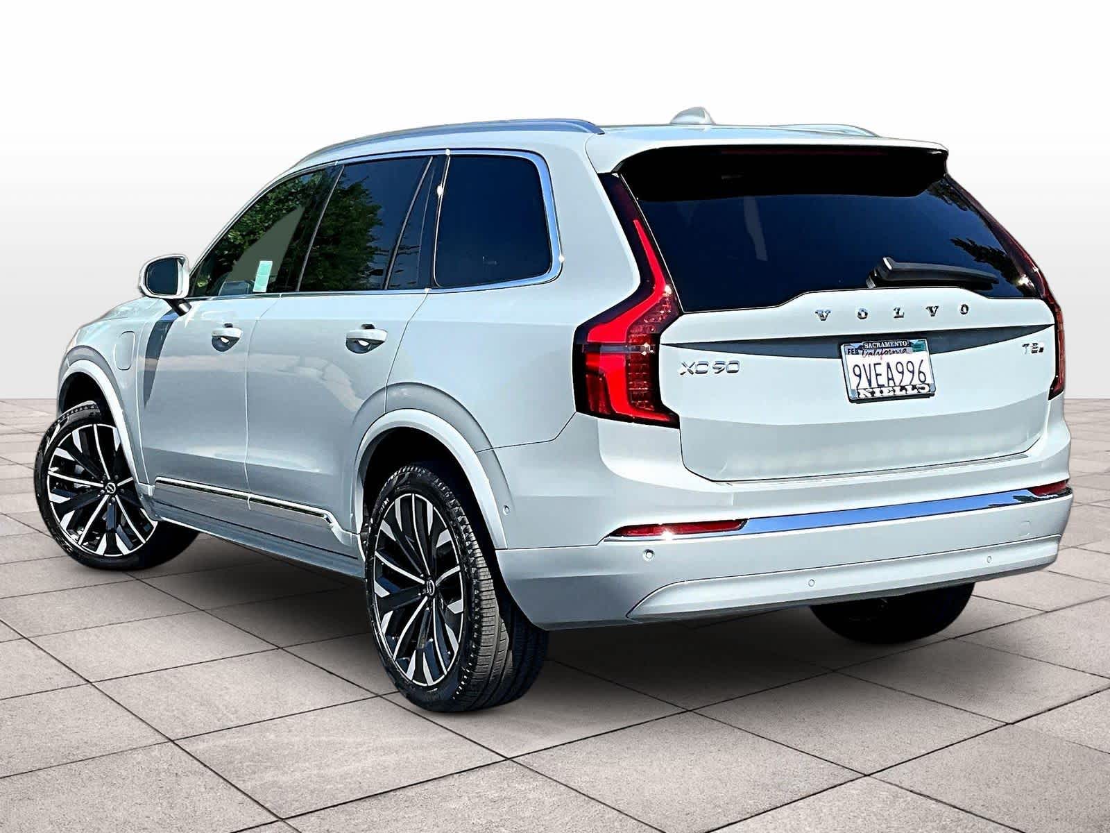 2026 Volvo XC90 Plus - Photo 14