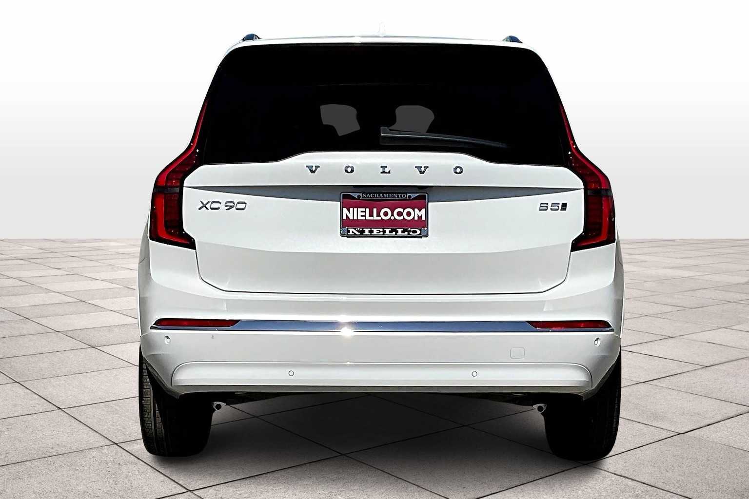 2026 Volvo XC90 B5 Plus 7-Seater photo 5