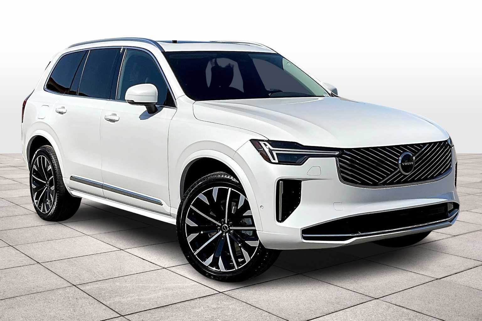 2026 Volvo XC90 B5 Plus photo 2