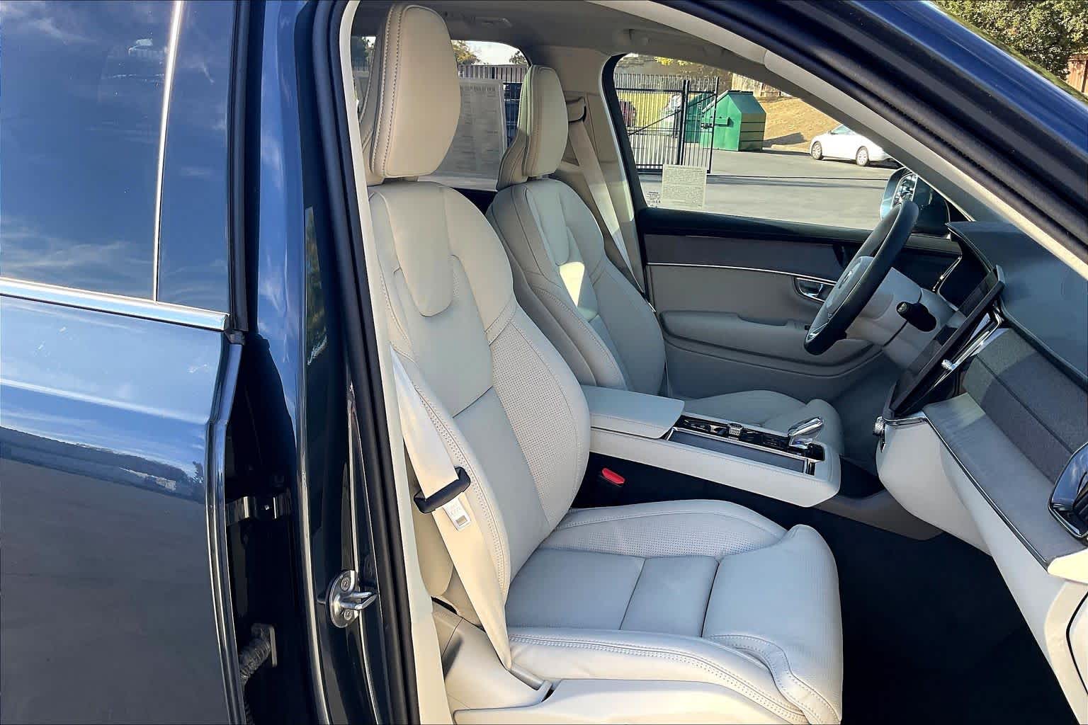 2026 Volvo XC90 Ultra - Photo 32
