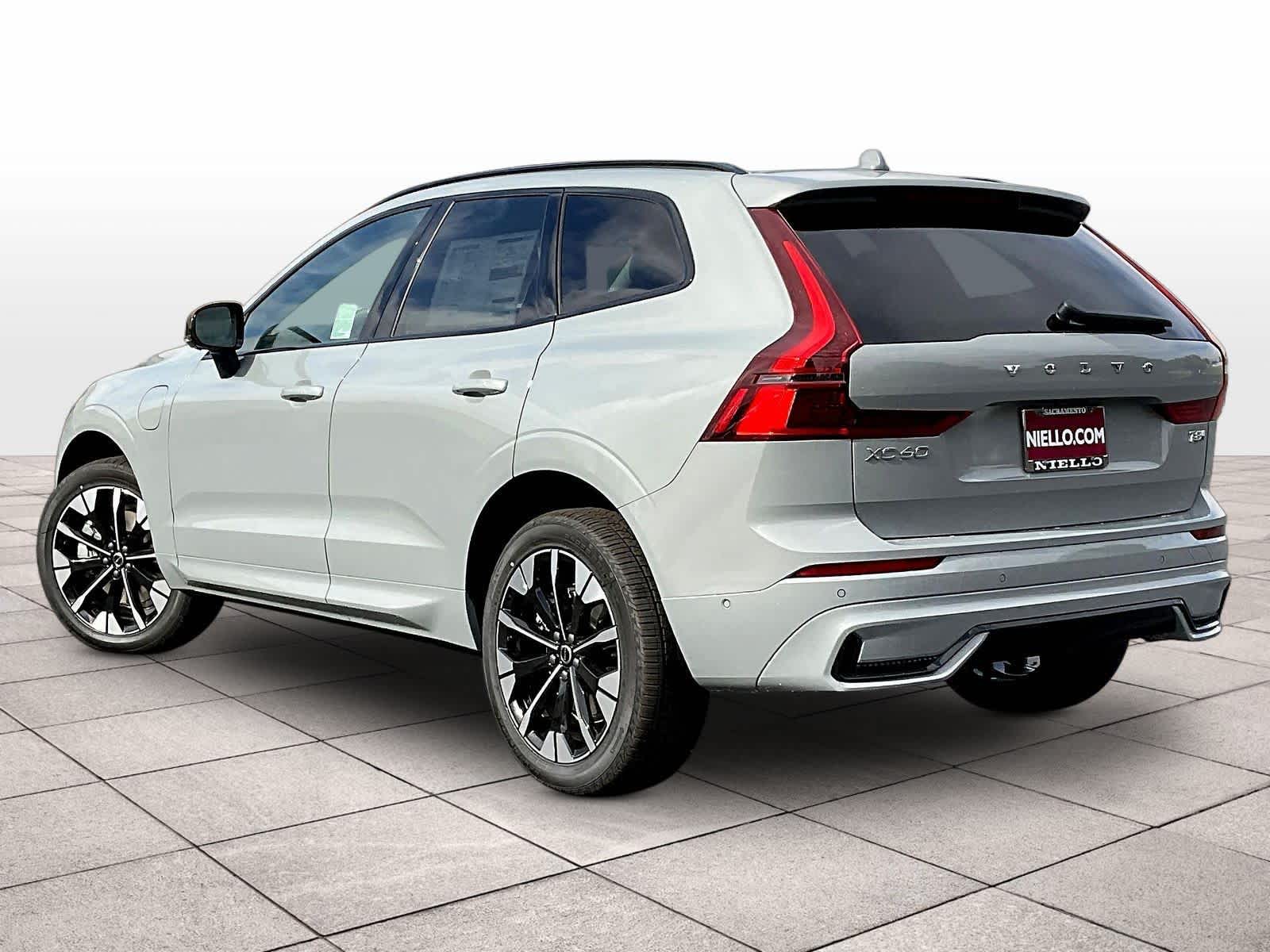 2026 Volvo XC60 plug-in hybrid T8 Plus photo 2