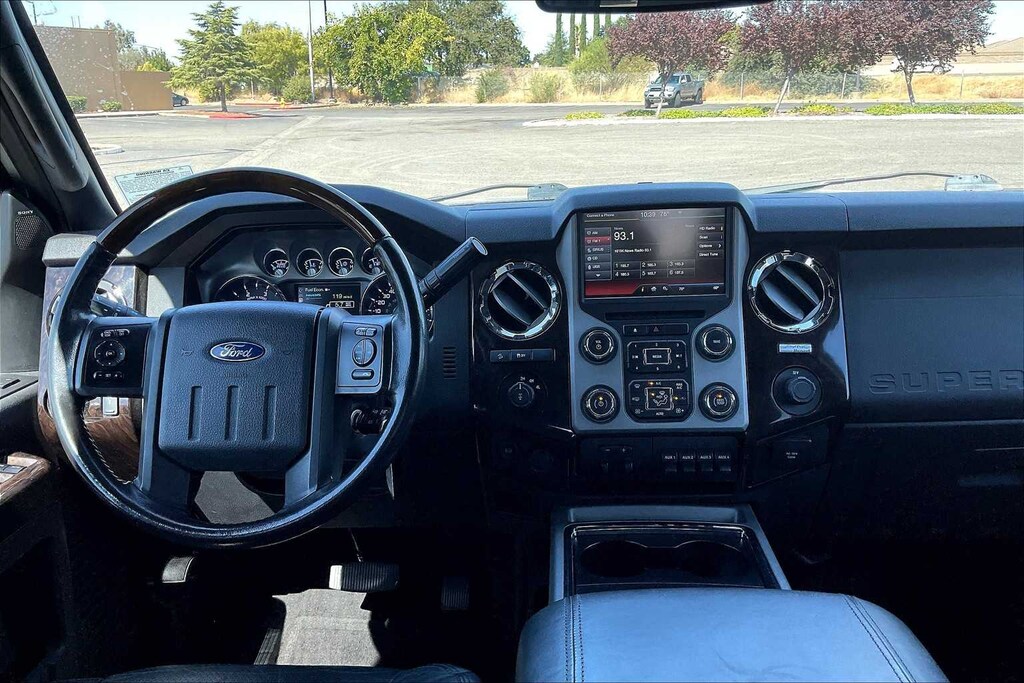 Used 2015 Ford Super Duty F-250 SRW Platinum 4WD Crew Cab 156 4WD Crew Cab 156