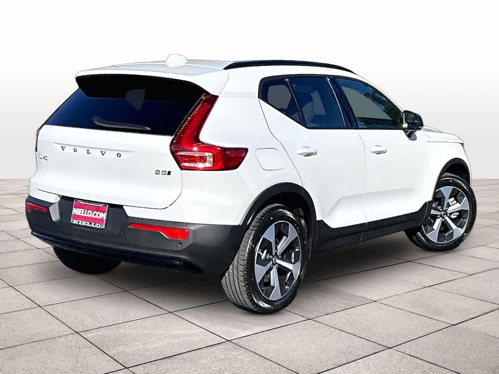New 2026 Volvo XC40 B5 Plus SUV