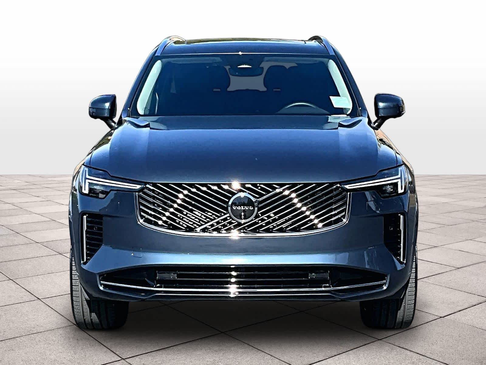 2026 Volvo XC90 Plus photo 2