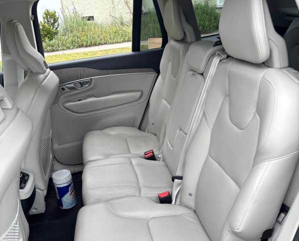 2023 Volvo XC90 Plus photo 5