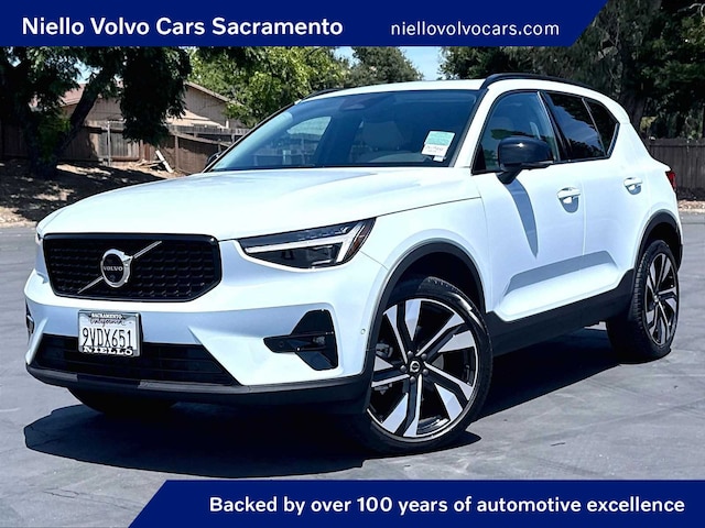 2026 Volvo XC40 Plus B5 AWD