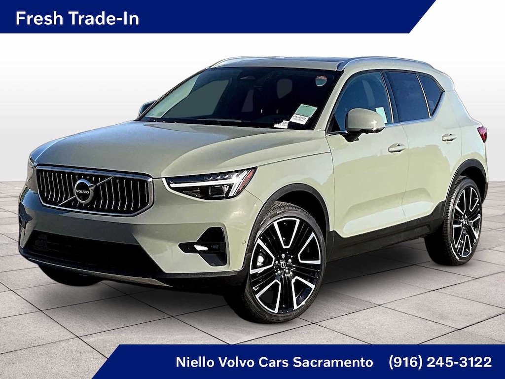Used 2024 Volvo XC40 Ultimate Bright Theme B5 AWD