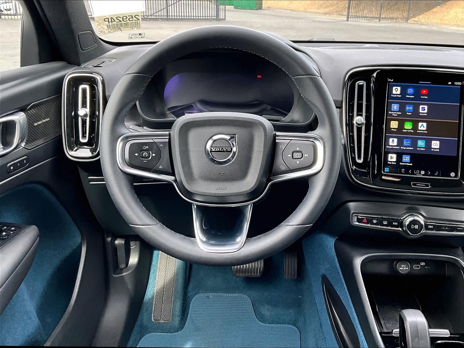 2023 Volvo XC40 Recharge Pure Electric Ultimate photo 5