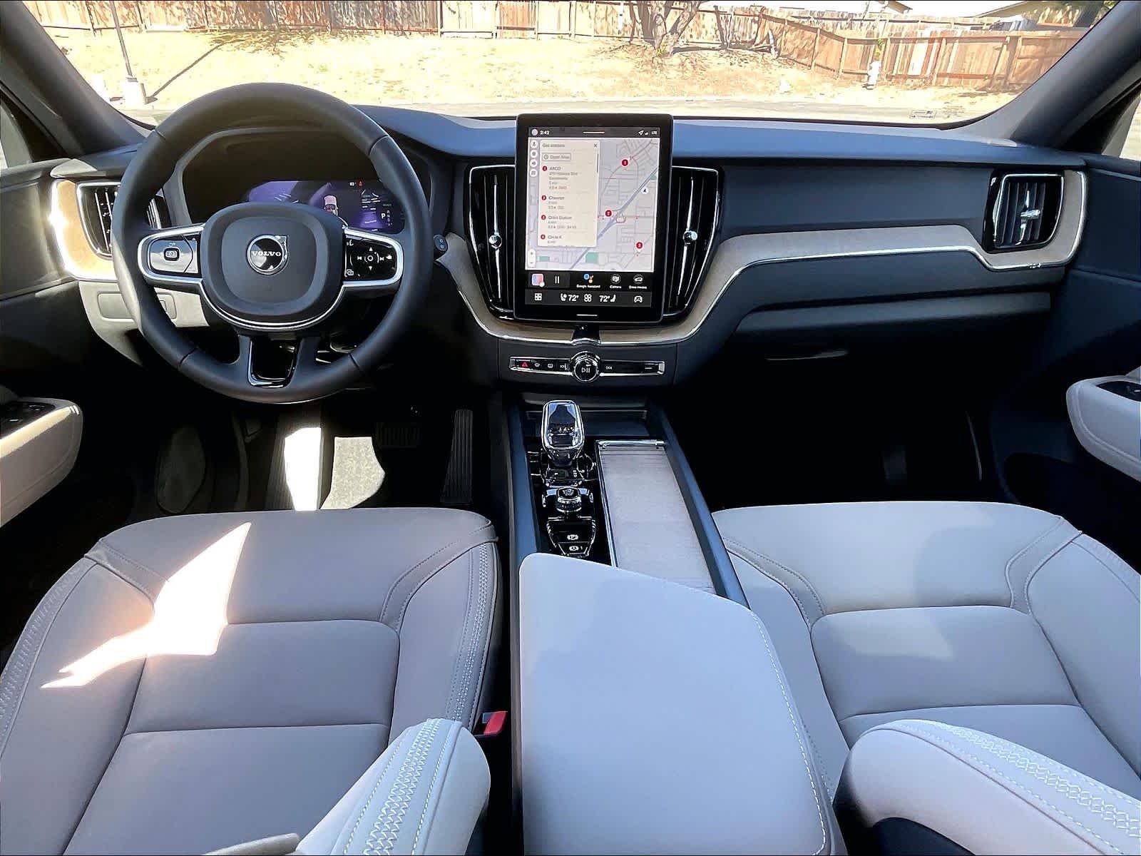 2026 Volvo XC60 plug-in hybrid T8 Plus photo 6