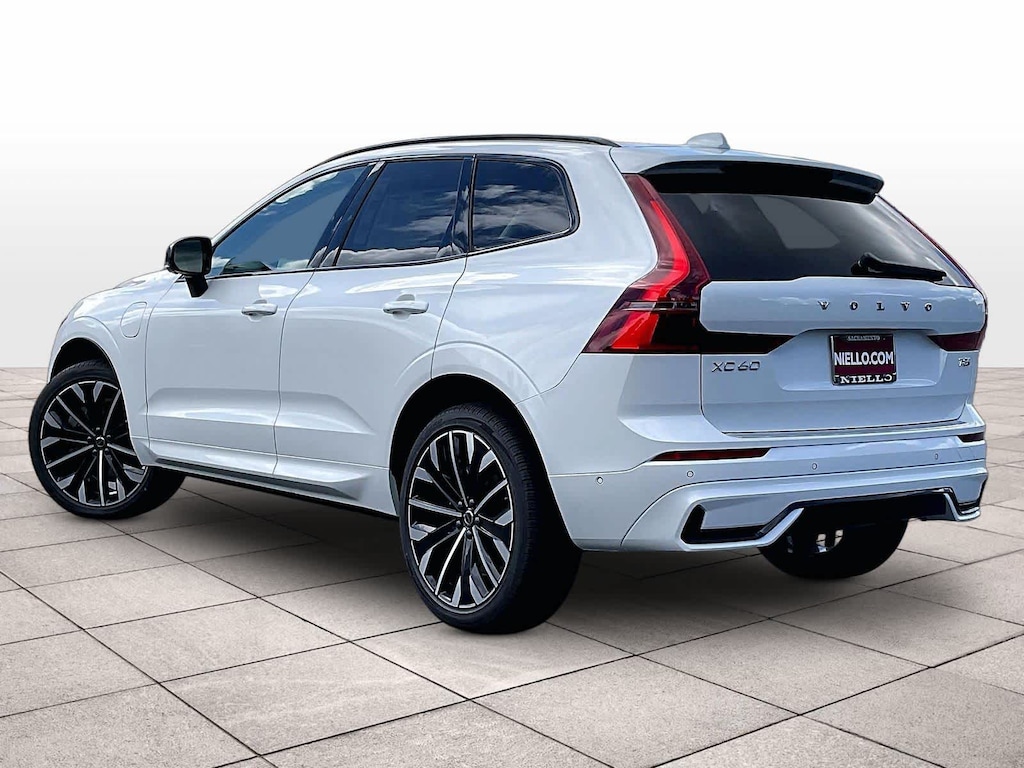 New 2026 Volvo XC60 plug-in hybrid T8 Ultra SUV