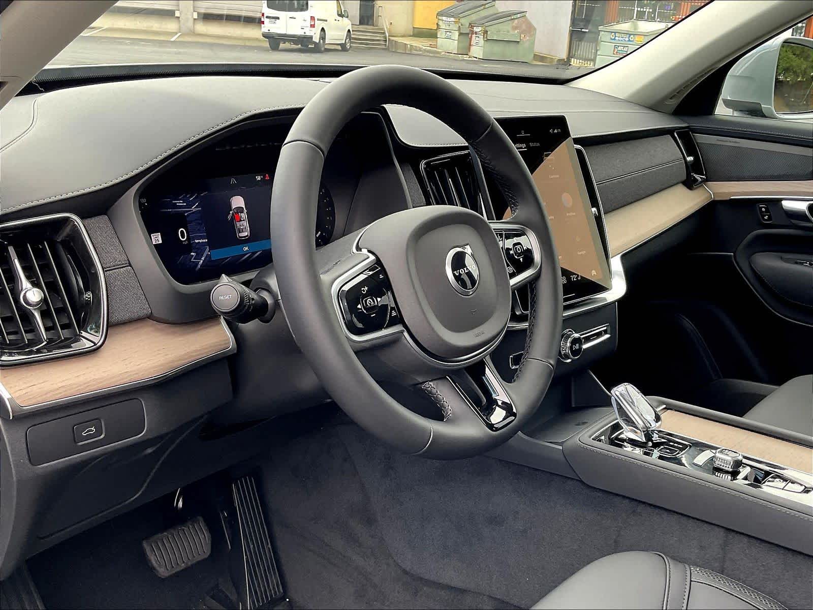 2026 Volvo XC90 B5 Plus 7-Seater photo 3