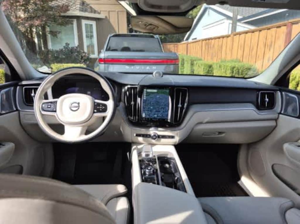 Certified 2023 Volvo XC60 Recharge Plug-In Hybrid Ultimate Dark Theme