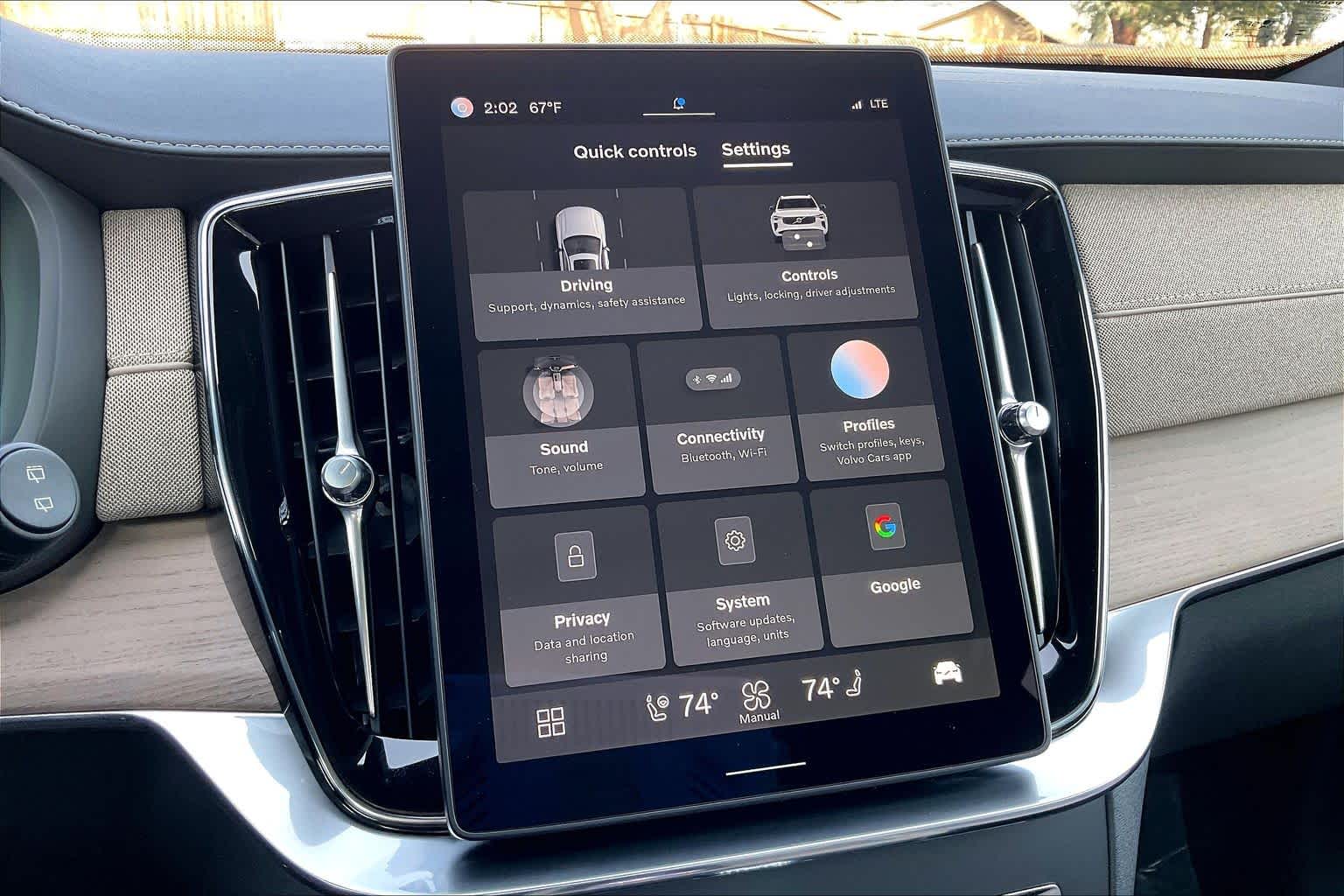 2025 Volvo XC90 Core - Photo 37