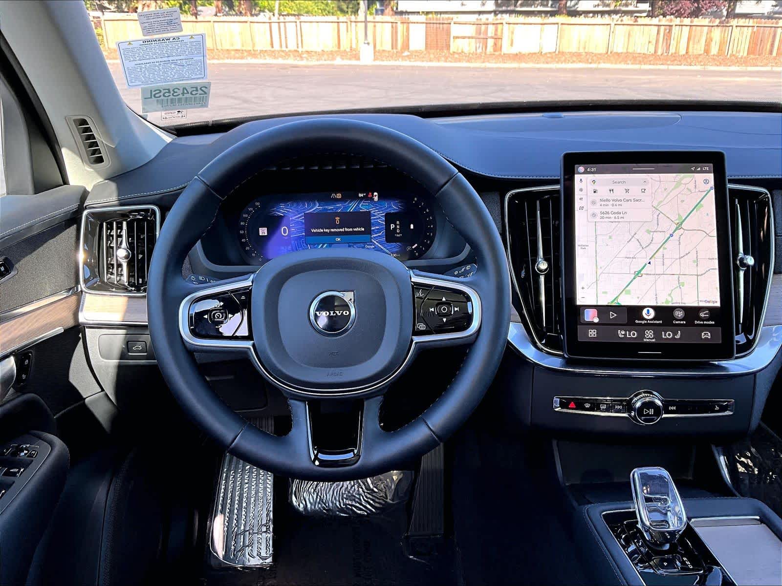 2025 Volvo XC90 Core - Photo 6