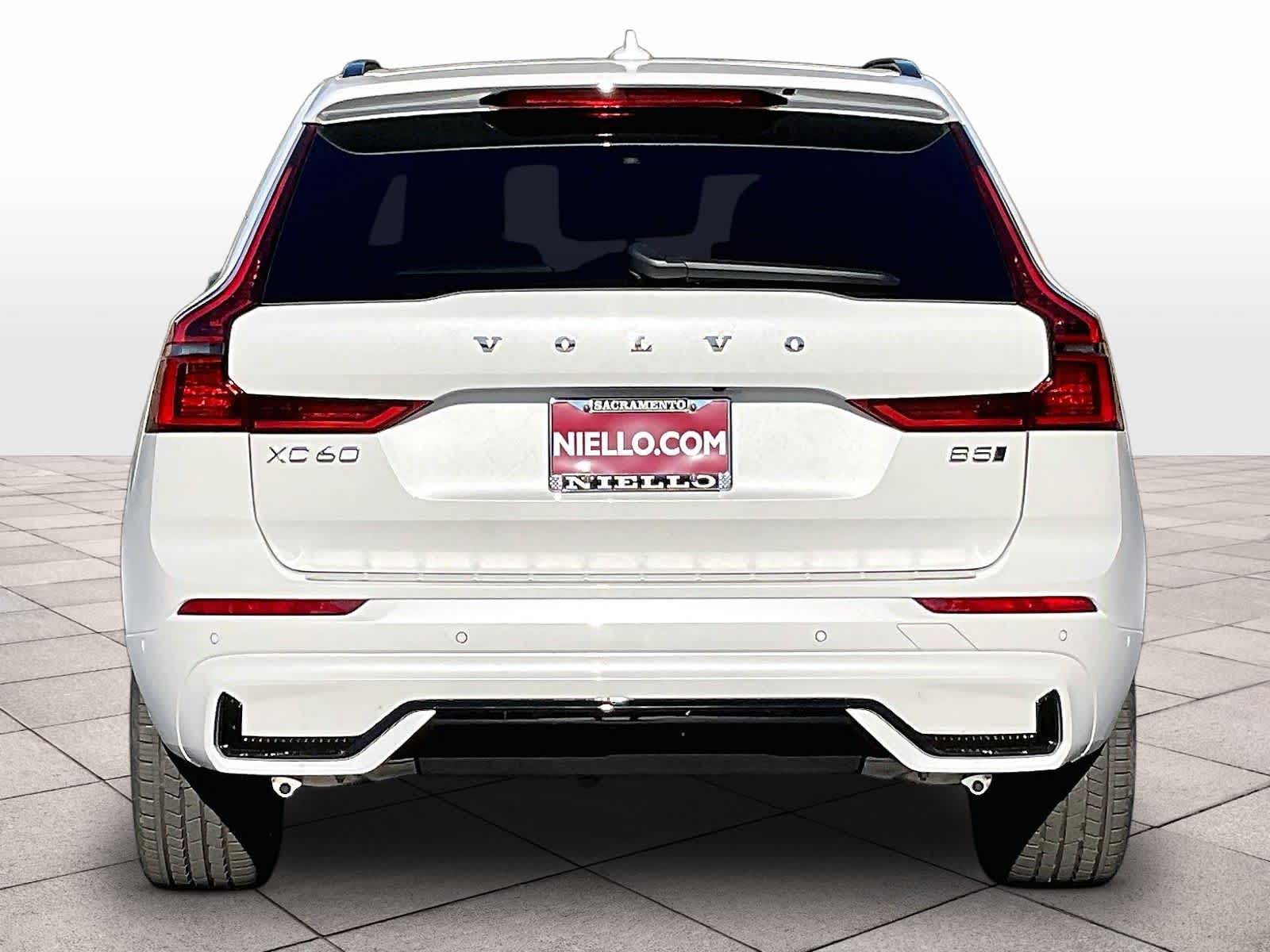 2026 Volvo XC60 B5 Plus photo 5