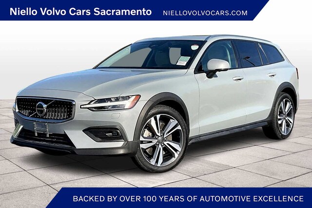 2024 Volvo V60 Cross Country Plus B5 AWD