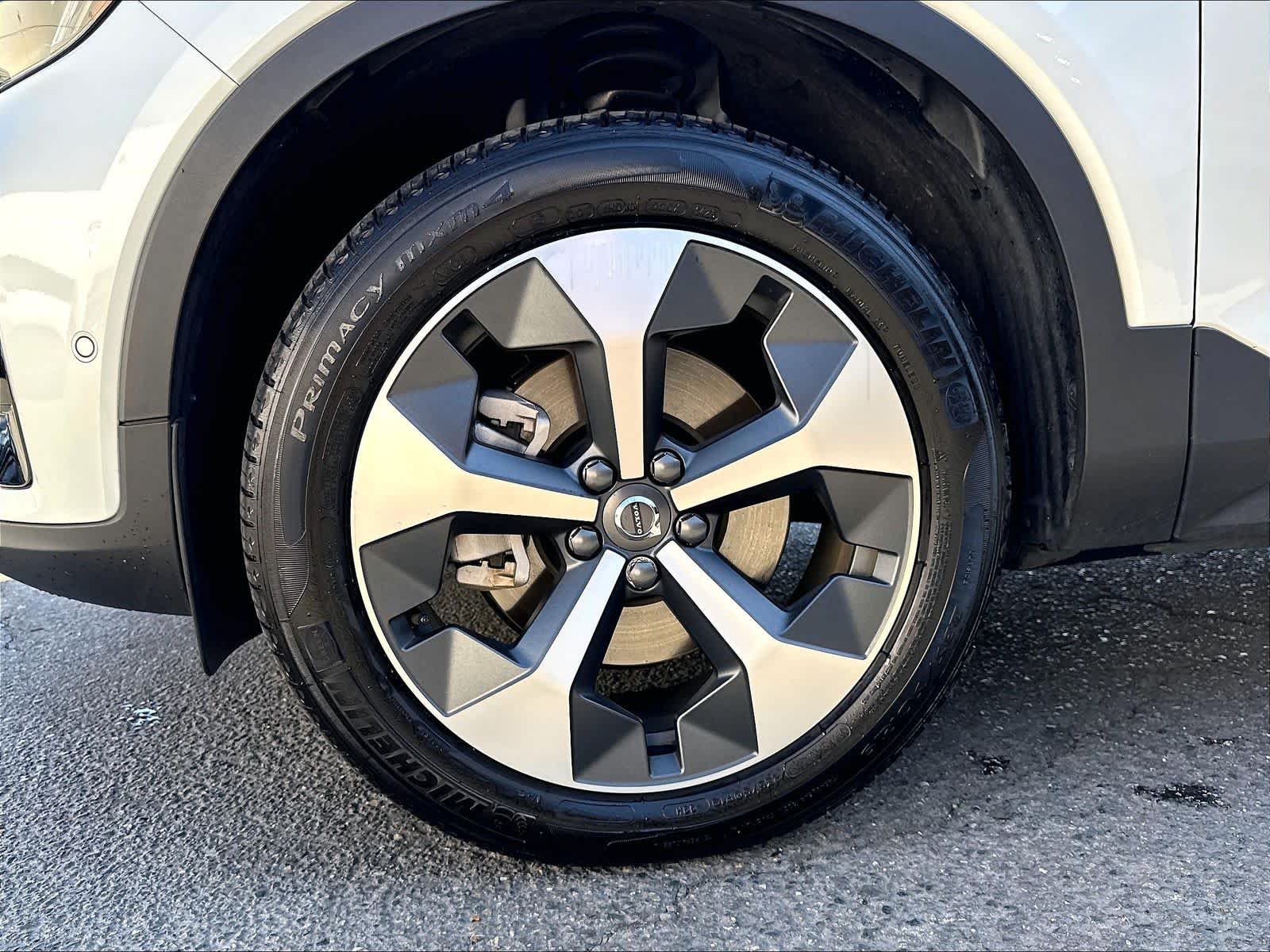 2026 Volvo XC40 Plus - Photo 11