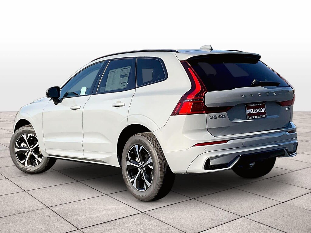 New 2026 Volvo XC60 B5 Core SUV