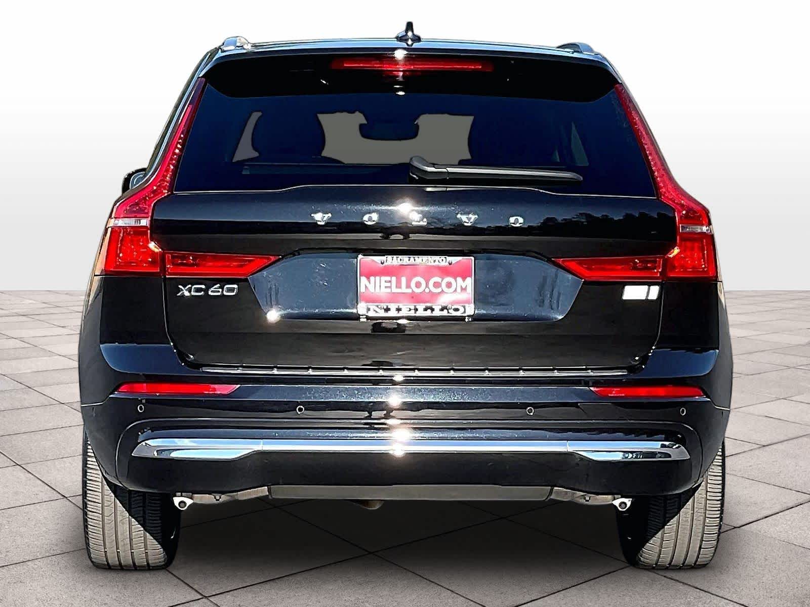 2023 Volvo XC60 Recharge Plug-In Hybrid Ultimate Bright Theme photo 4