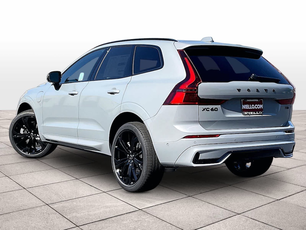 New 2026 Volvo XC60 plug-in hybrid T8 Ultra Black Edition SUV