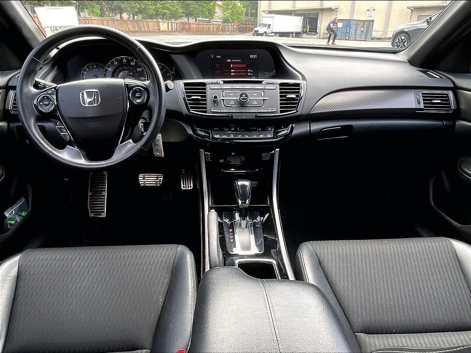 2016 Honda Accord Sedan Sport photo 3