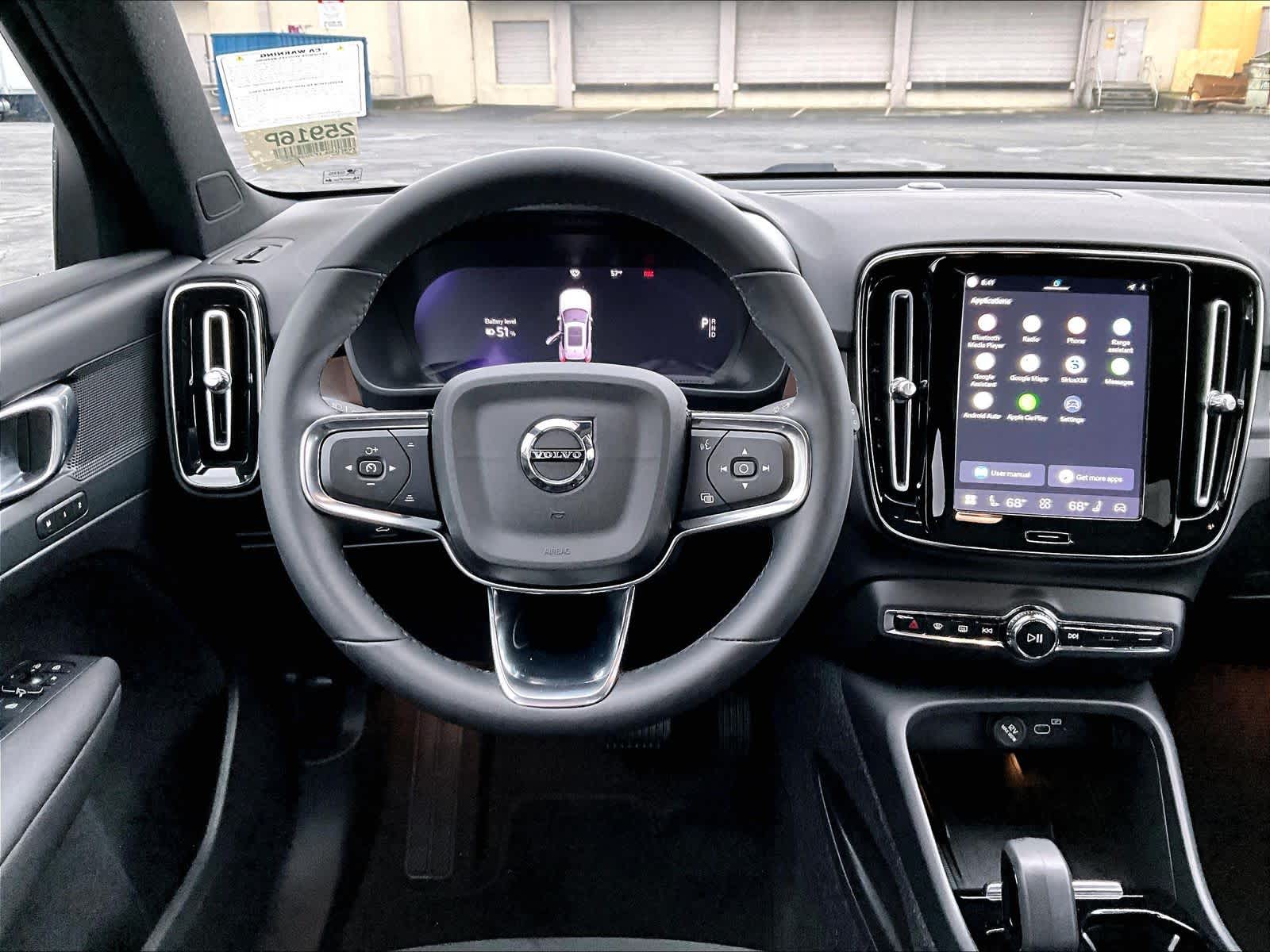 2023 Volvo XC40 Recharge Pure Electric Plus photo 5